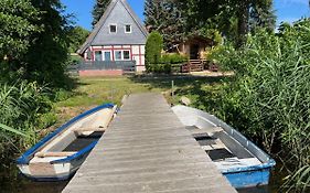 Haus am See mit Steg, Boot, Kamin und Sauna - Mecklenburgische Seenplatte